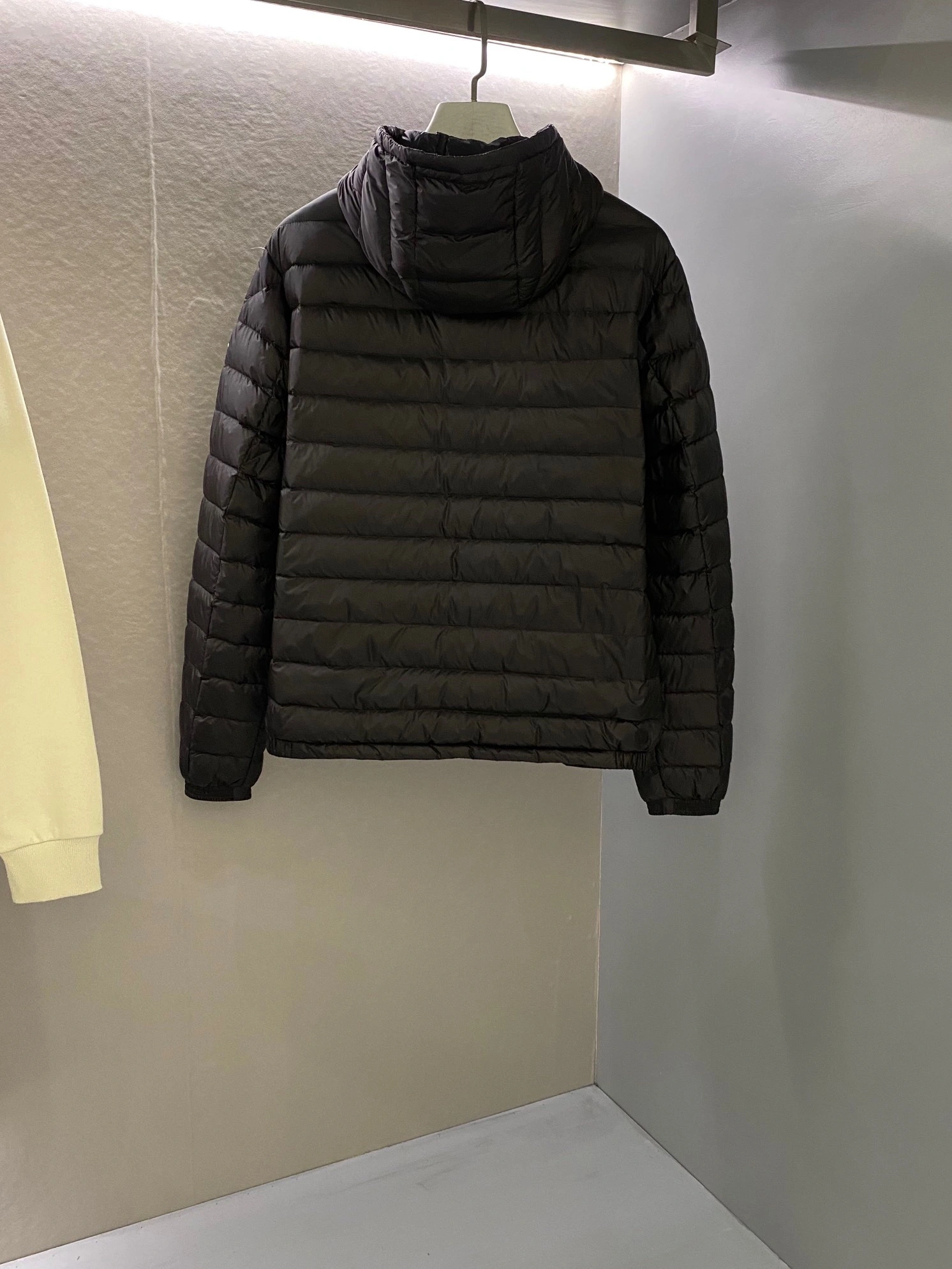 wg.luxury- 7o9385r oversized item:D-F054J3018